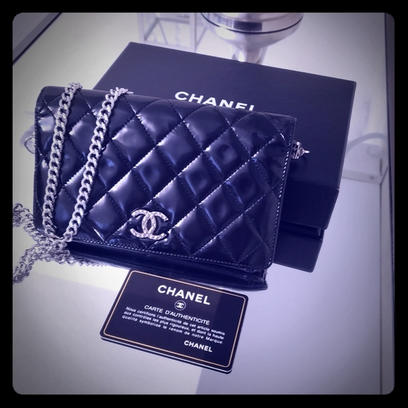 CHANEL Handbags - 🔥 Chanel Patent Leather Long woc🔥